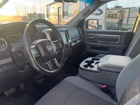 Used 2016 RAM 1500 Classic SLT w/ Luxury Group image 10