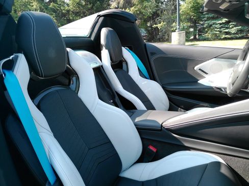 Used 2022 Chevrolet Corvette Stingray Preferred Conv w/ Z51 Performance Package RWD image 24