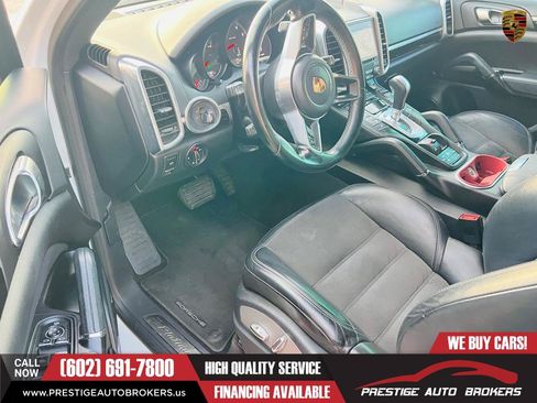Used 2017 Porsche Cayenne Platinum Edition AWD/4WD image 26