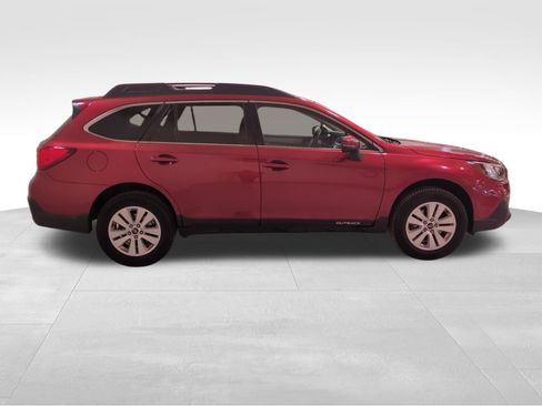 Used 2019 Subaru Outback 2.5i Premium image 3