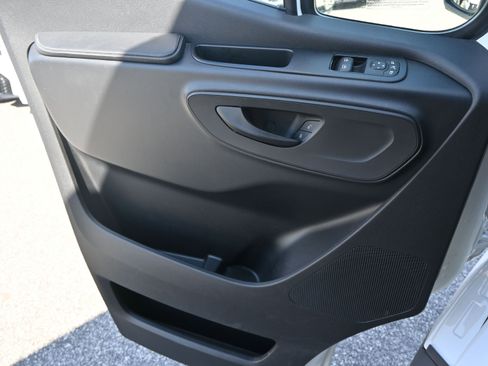 Used 2023 Mercedes-Benz Sprinter 144 Cargo image 22