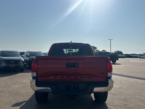 Used 2017 Toyota Tacoma TRD Off-Road w/ Tow Package (A/T) AWD/4WD image 16