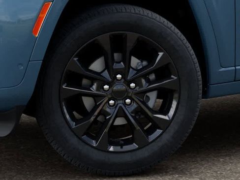 New 2026 Jeep Grand Cherokee L Limited AWD/4WD image 8