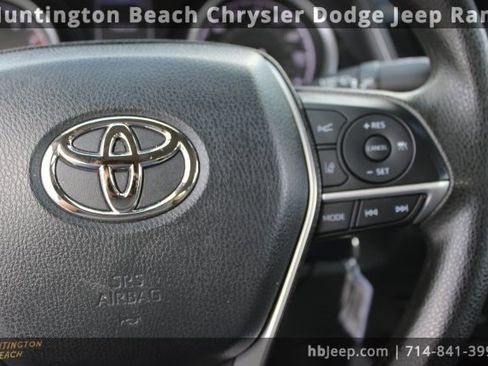 Used 2021 Toyota Camry LE image 17