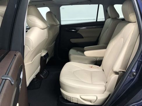 Used 2022 Toyota Highlander Limited image 27
