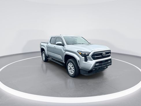 Used 2024 Toyota Tacoma SR5 w/ SR5 Upgrade Package RWD image 2