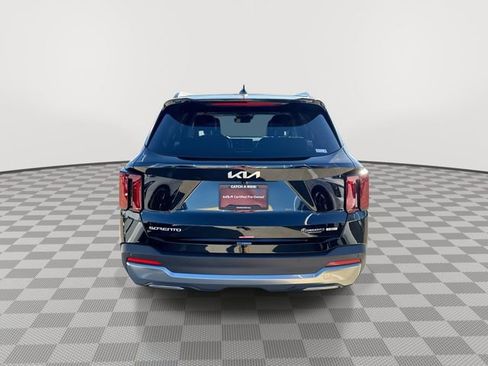 Certified 2025 Kia Sorento EX w/ EX Panoramic Sunroof Package image 9