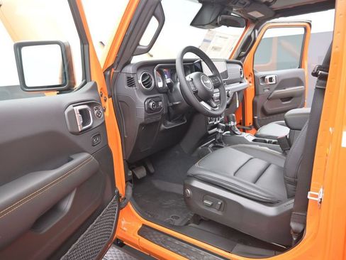 New 2026 Jeep Gladiator Sport AWD/4WD image 9