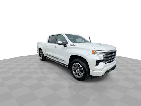 Certified 2025 Chevrolet Silverado 1500 High Country w/ Technology Package AWD/4WD image 2