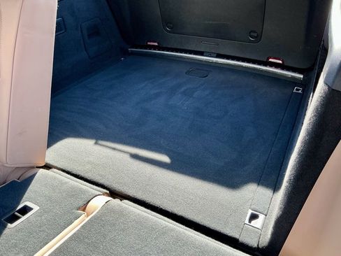 Used 2022 Porsche Cayenne Platinum Edition image 28