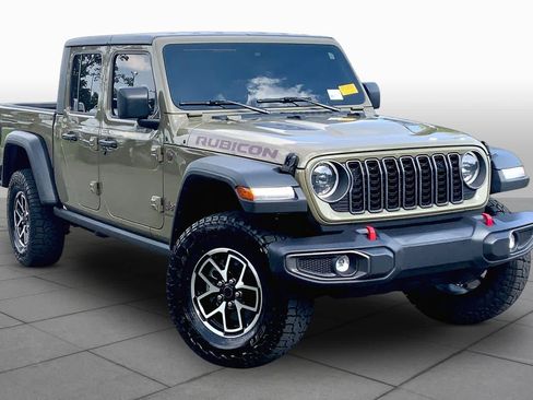 Used 2025 Jeep Gladiator Rubicon w/ Convenience Group AWD/4WD image 4