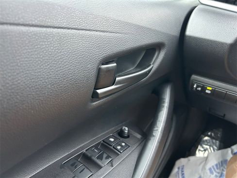 Used 2025 Toyota Corolla LE image 30