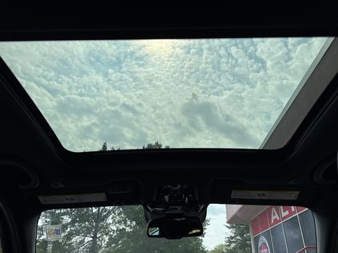 New 2025 Alfa Romeo Giulia Intensa w/ Driving Assist Package image 18