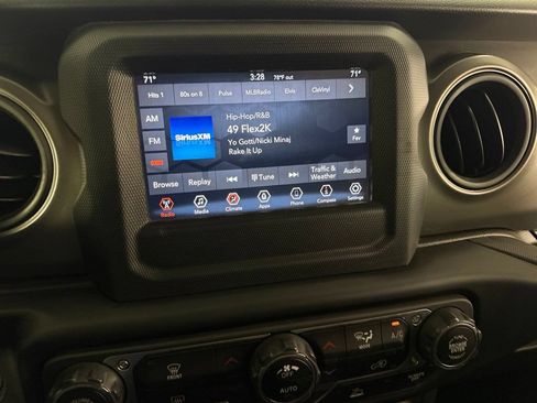 Used 2022 Jeep Wrangler Sport AWD/4WD image 19
