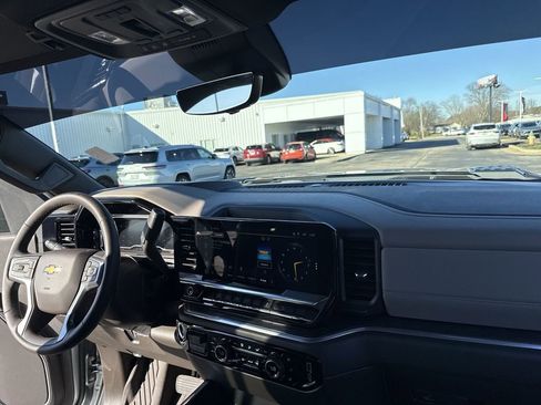 Used 2025 Chevrolet Silverado 2500 LTZ w/ LTZ Premium Package image 27