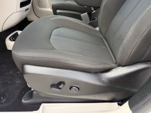 Used 2023 Chrysler Voyager LX FWD image 25