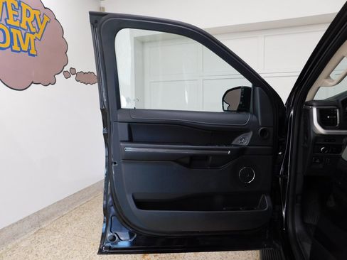 Used 2024 Ford Expedition XLT image 25