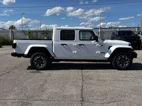 New 2026 Jeep Gladiator Sport AWD/4WD image 2