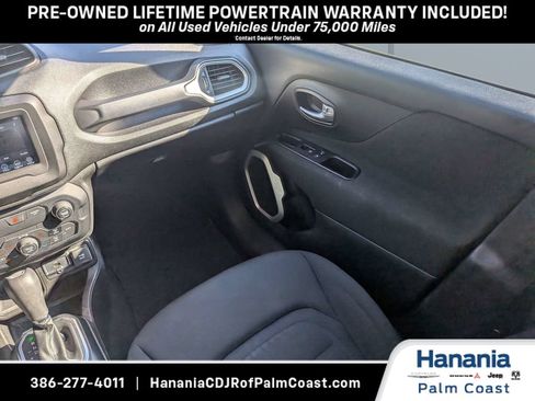 Used 2020 Jeep Renegade Latitude FWD image 17