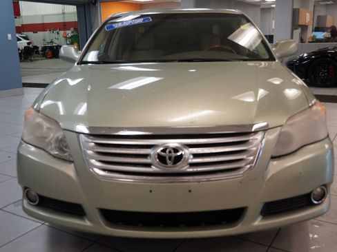 Used 2010 Toyota Avalon Limited FWD image 15