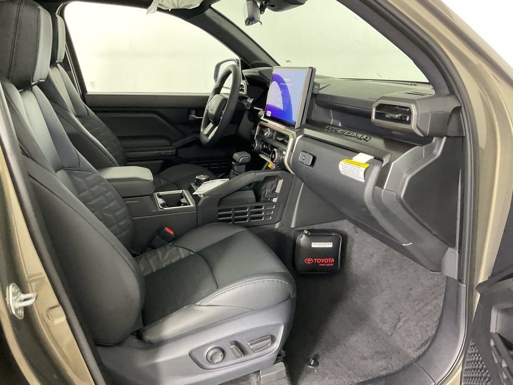 New 2026 Toyota Tacoma TRD Off-Road w/ TRD Off Road Premium Package AWD/4WD image 24