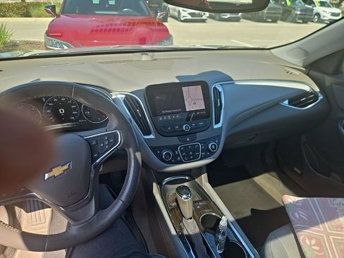Used 2019 Chevrolet Malibu Premier w/ Sun and Wheel Package image 11