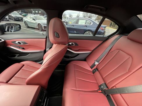 Used 2025 BMW 330i Sedan w/ M Sport Package image 3