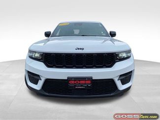Certified 2024 Jeep Grand Cherokee Altitude AWD/4WD video 2