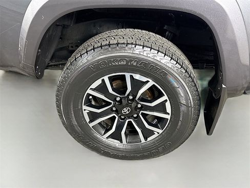 Certified 2020 Toyota Tacoma TRD Sport image 33