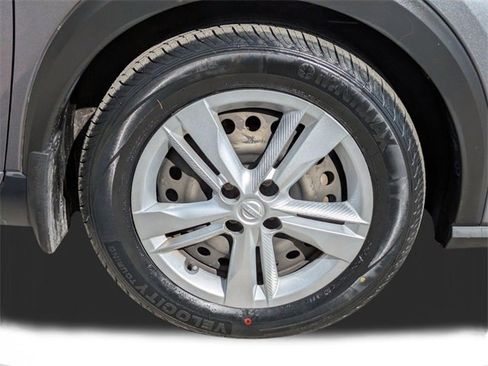 Used 2023 Nissan Kicks S image 11