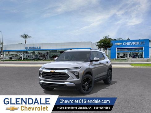 New 2026 Chevrolet TrailBlazer LT w/ Midnight Edition FWD image 8