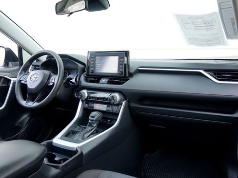 Used 2019 Toyota RAV4 XLE image 7