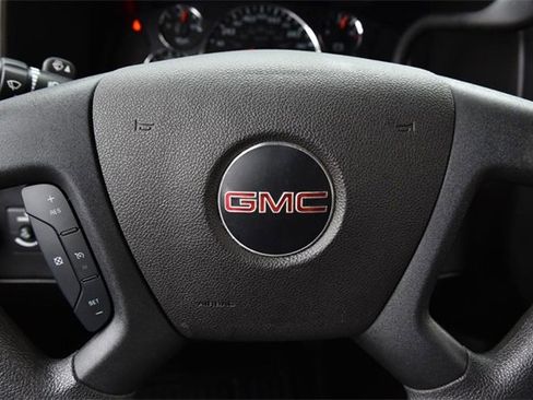 Used 2024 GMC Savana 2500 w/ Driver Convenience Package image 15