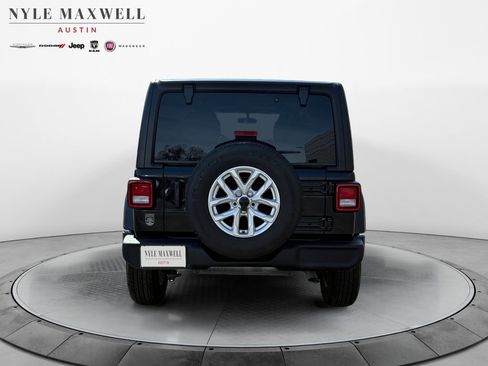 Used 2023 Jeep Wrangler Sport S image 15