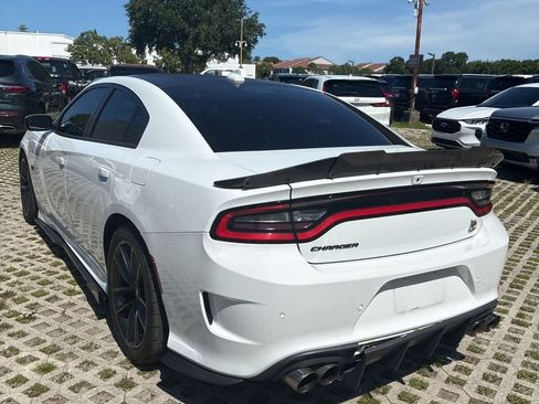 Used 2019 Dodge Charger Scat Pack w/ Plus Group RWD image 4