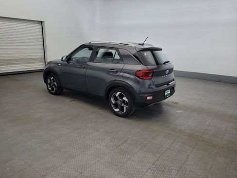 Used 2024 Hyundai Venue SEL FWD image 3