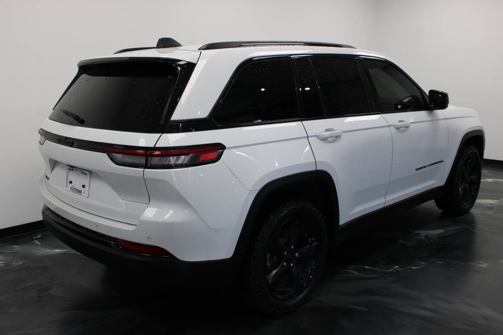Used 2023 Jeep Grand Cherokee Altitude AWD/4WD image 25