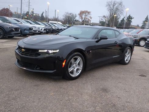 Used 2022 Chevrolet Camaro LT image 4