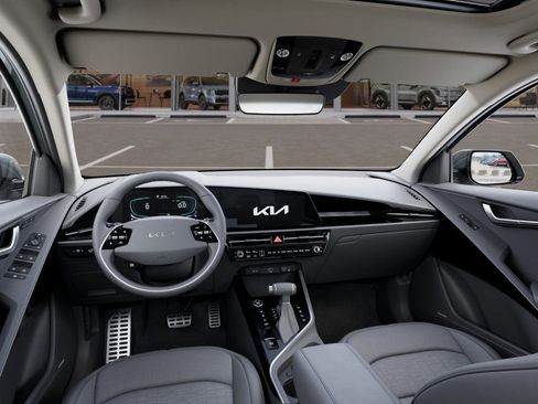 New 2025 Kia Niro SX Touring image 14