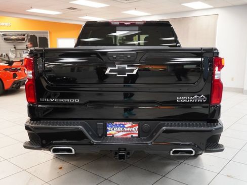 Certified 2024 Chevrolet Silverado 1500 High Country w/ High Country Premium Package AWD/4WD image 9