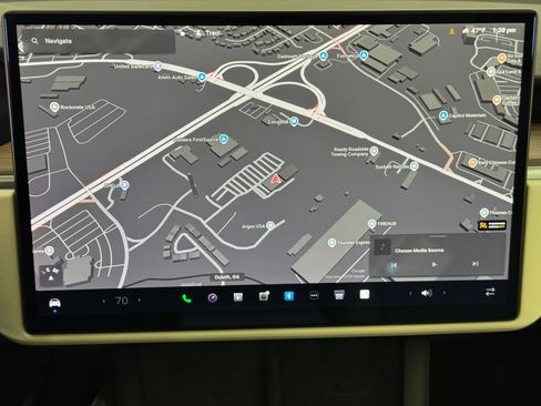 Used 2023 Tesla Model X Standard Range image 22