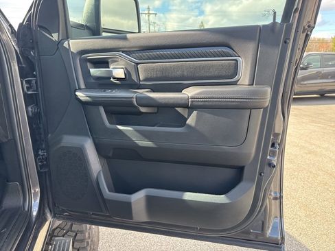 New 2025 RAM 2500 Big Horn AWD/4WD image 32