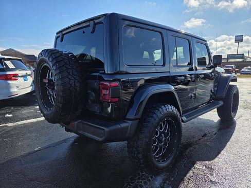 Used 2018 Jeep Wrangler Unlimited Sahara image 6