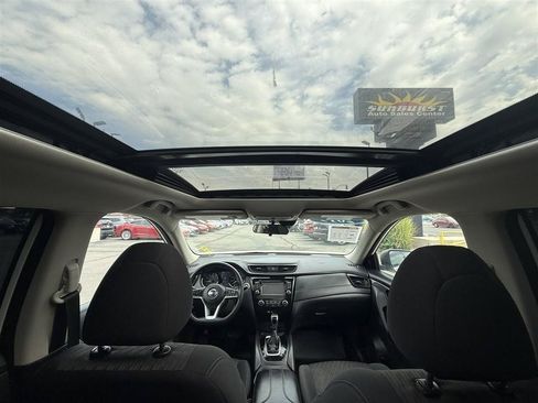 Used 2019 Nissan Rogue SV AWD/4WD image 24