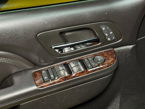 Used 2010 GMC Yukon XL Denali image 41