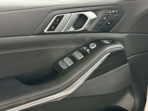 Certified 2023 BMW X7 xDrive40i w/ M Sport Package image 18