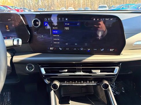 Certified 2025 Chevrolet Traverse LT image 26