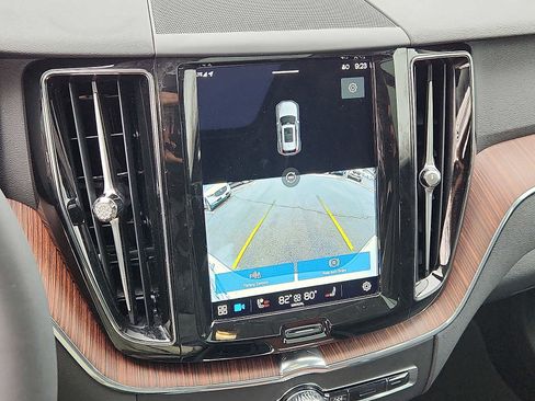 Used 2023 Volvo XC60 B5 Plus w/ Protection Package Premier image 16