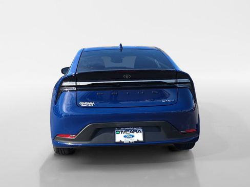 Used 2025 Toyota Prius Plug-In Hybrid image 4