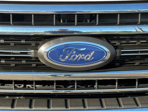 Used 2022 Ford F250 Lariat w/ Lariat Value Package image 38